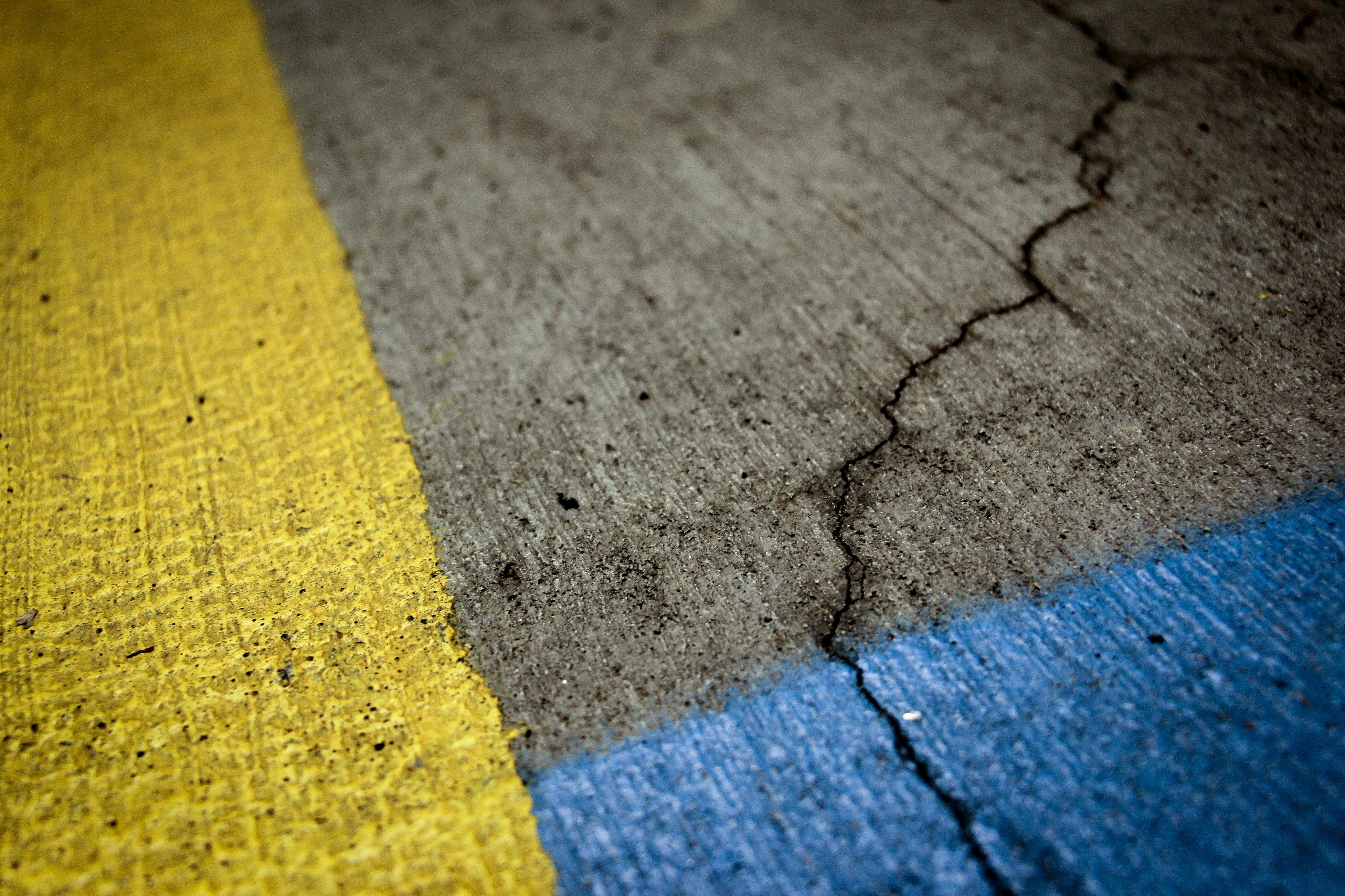 grey and yellow concrete pavement